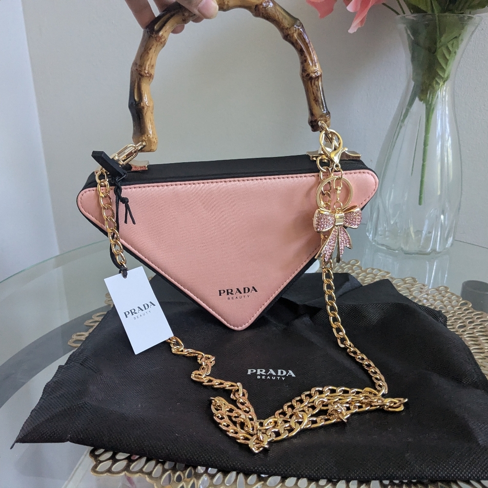 Prada - Picture 2 of 8